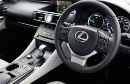 Lexus RC 300h, dashboard