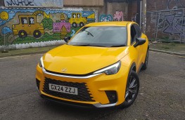 Lexus LBX, 2025, front