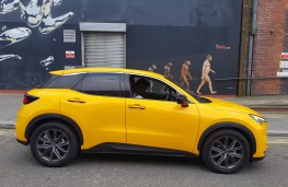 Lexus LBX, 2025, side