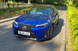 Lexus UX 300h, 2025, front