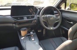 Lexus UX 300h, 2025, interior