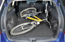 Dacia Logan MCV, boot with bicycle