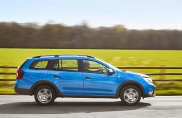 Dacia Logan MCV Stepway, 2017, side
