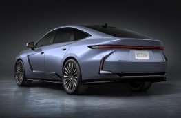 Lexus ES 350e, 2025, rear