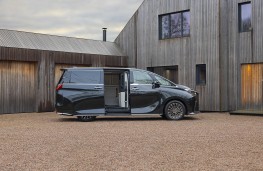 Lexus LM 350h, 2025, side, door open