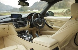 BMW 335i Luxury, interior