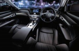 Infiniti M35h, interior