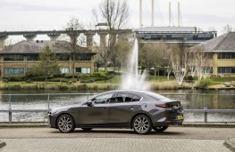 Mazda3 Saloon, 2025, side