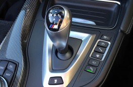 BMW M4 Convertible, gear lever