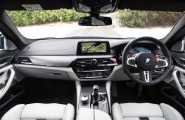 BMW M5, 2018, interior