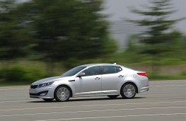 Kia Magentis, side