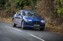 Maserati Levante, front action 2