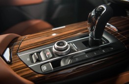 Maserati Levante, centre console