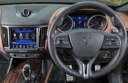 Maserati, Levante, dashboard