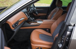 Maserati, Levante, front seats