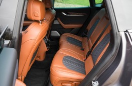 Maserati, Levante, rear seats