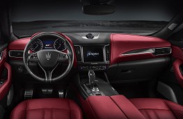 Maserati Levante GTS cockpit