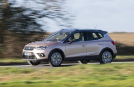 SEAT Arona, side, action
