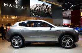 Maserati Kubang, side