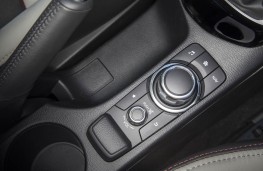 Mazda CX-3, rotary controller