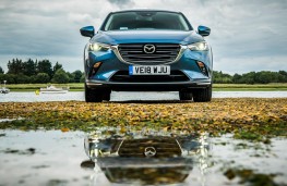 Mazda CX3 2018 head on