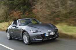  Mazda MX-5 RF, front action 4