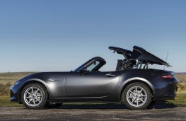 Mazda MX-5 RF, side top folding