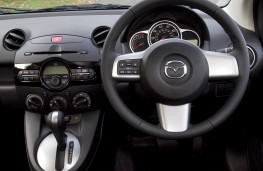 Mazda2 Automatic, dashboard