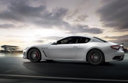 Maserati GranTurismo MC Stradale, side
