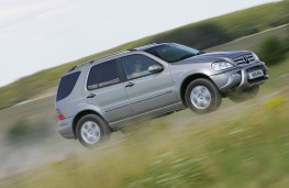 Mercedes ML350, side