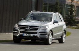 Mercedes M-Class 2012, side, action