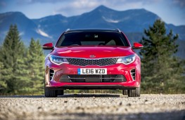 Kia Optima Sportswagon, front