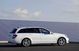 Mercedes-Benz C-Class Estate, side