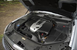 Mercedes S 300 BlueTEC Hybrid, engine
