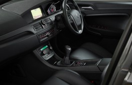 MG6, interior