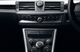 MG6 GT DTi-TECH, centre console