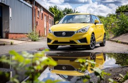 MG3, 2018, front, reflection