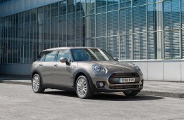 MINI Clubman City front threequarter