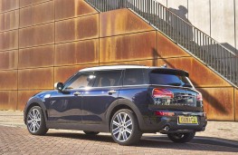 MINI Clubman S 2019 rear threequarter