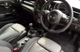 MINI Cooper Convertible, dashboard