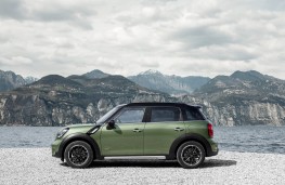 MINI Countryman, side