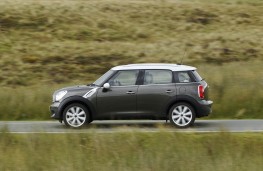 MINI Countryman, side