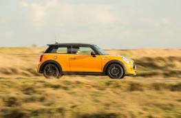 MINI Convertible 2015, profile