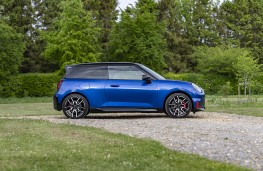 MINI Cooper S, 2026, side, static