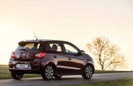 Mitsubishi Mirage, rear