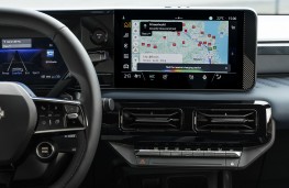 Nissan Micra, 2025, display screen