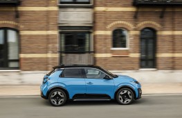 Nissan Micra, 2025, side