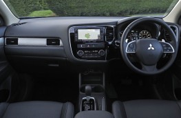 Mitsubishi Outlander, dashboard
