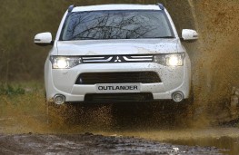 Mitsubishi Outlander, off road