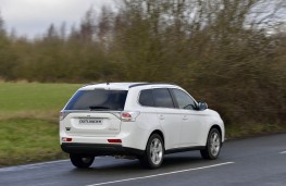 Mitsubishi Outlander, rear